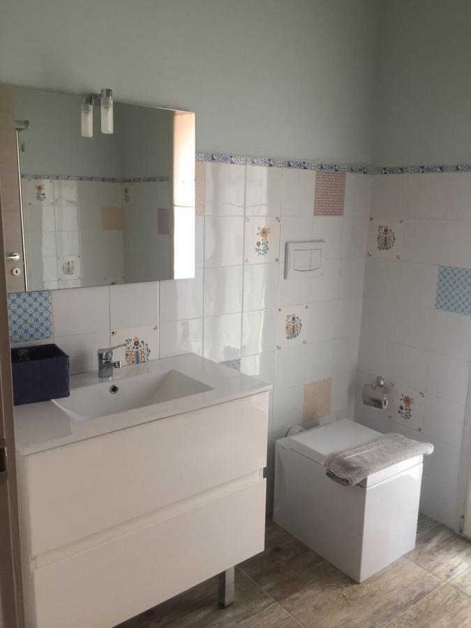 مونسيرّاتو B&B Da Manu المظهر الخارجي الصورة